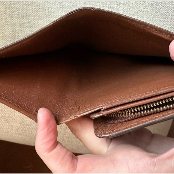 Vintage Louis Vuitton Wallet - Picture 9 of 14